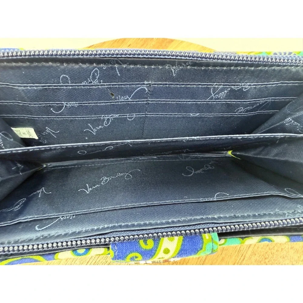 Vera Bradley Blue Green Paisley Quilted Turn Lock Wallet Zip Around Organizer - Picture 3 of 6